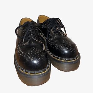 Dr. Martens Made in England vintage 90’s platform black brogues
